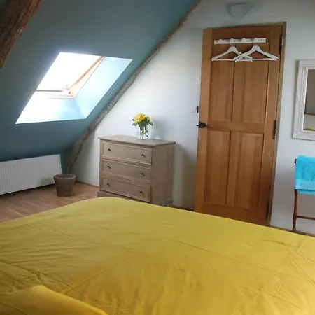 Le Chateau De Pervinquieres