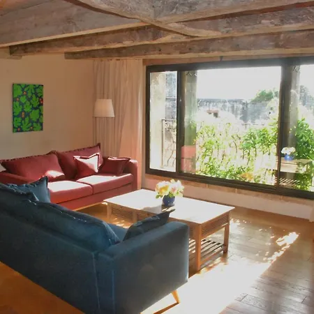 Casa de Férias Le Chateau De Pervinquieres Ginals