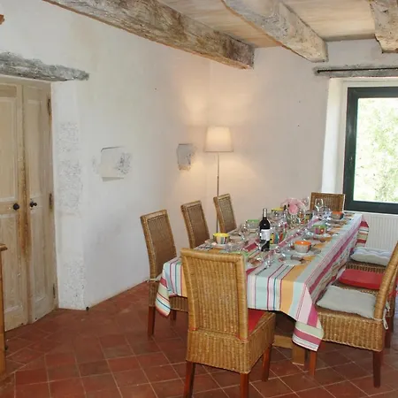 Casa de Férias Le Chateau De Pervinquieres