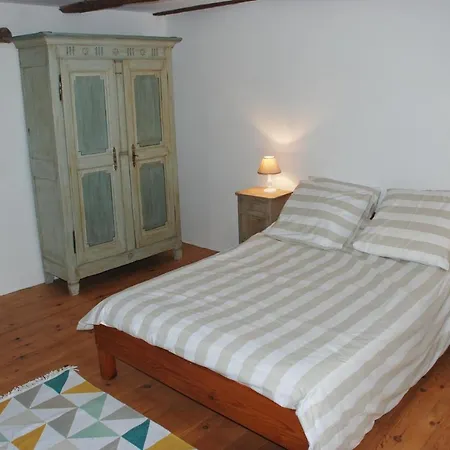 Casa de Férias Le Chateau De Pervinquieres *