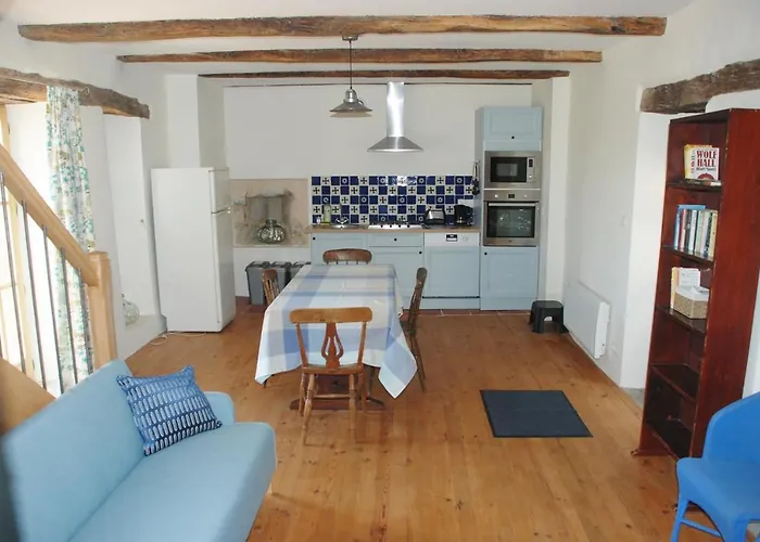 Le Chateau De Pervinquieres *